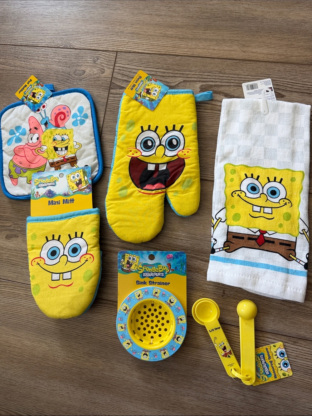 SpongeBob Squarepants Yellow & Blue Kitchen Accessory Set